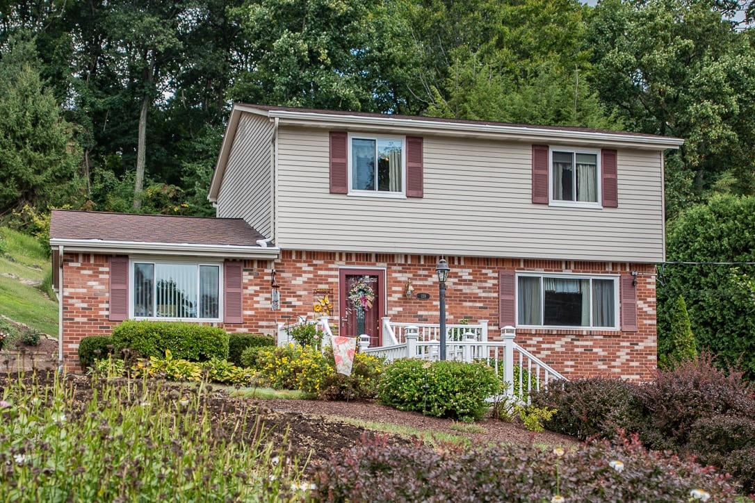 159 Skyview close front