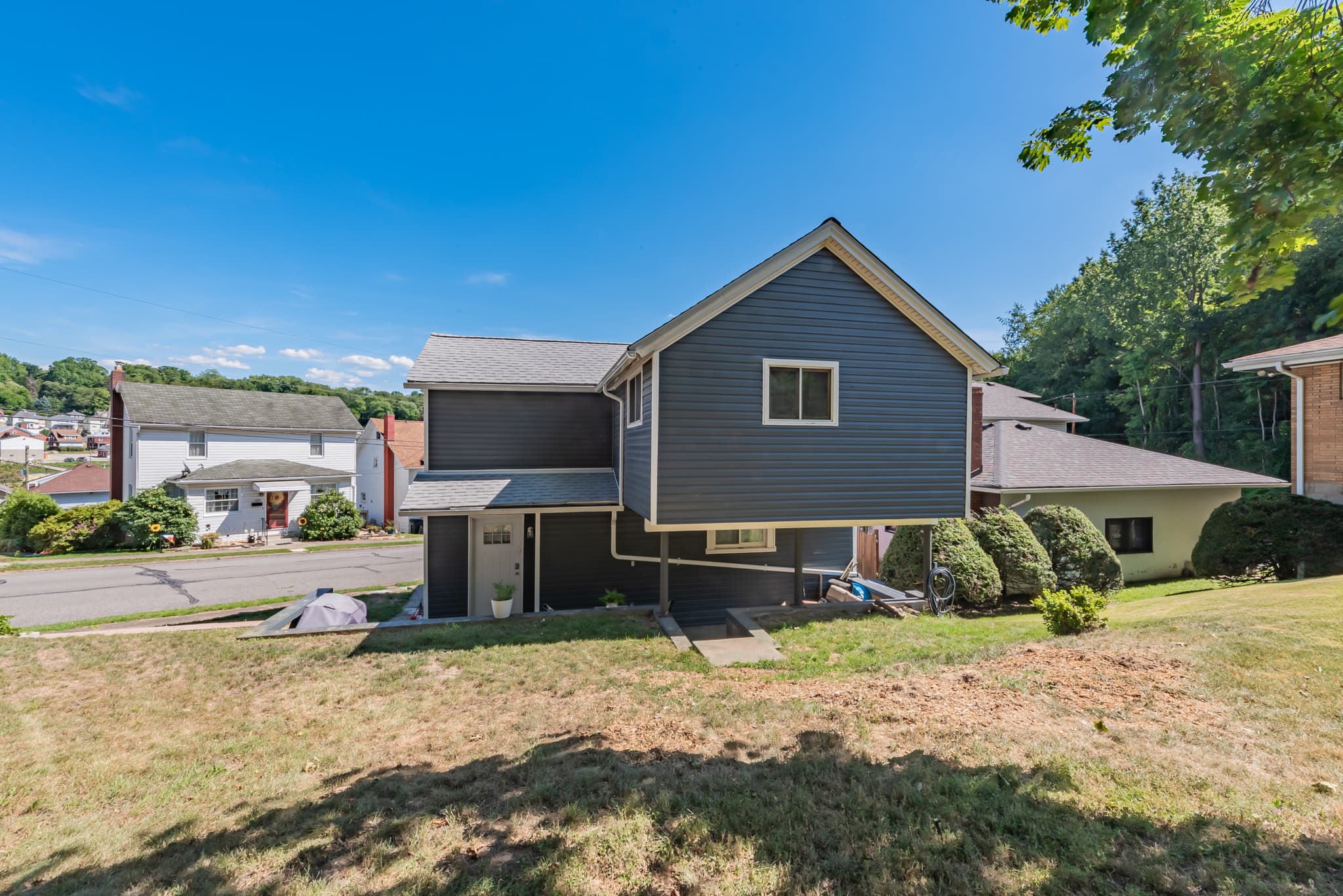 832 Sidney St, Greensburg, PA 15601-21